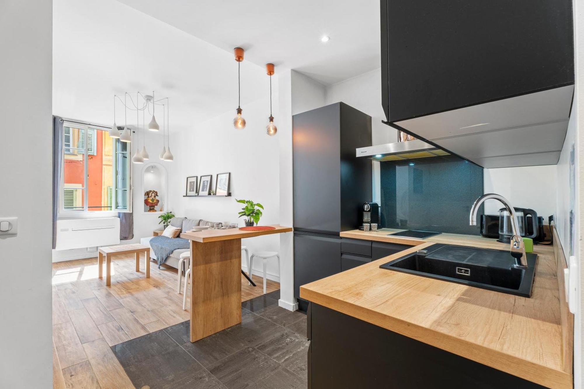 Apartment Renting - Rossetti - Modern Haven Heart Of Old *